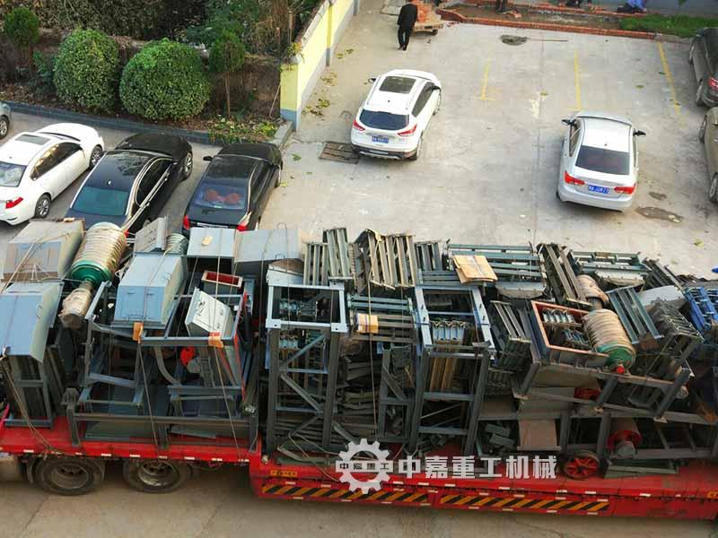 中嘉重工帶式輸送機設備發貨香格里拉項目